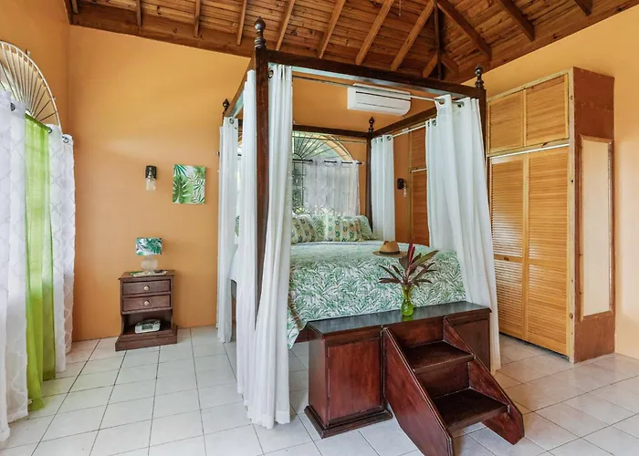 Yanceylargo-6br Two-story Estate With Mountain Views Montego Bay