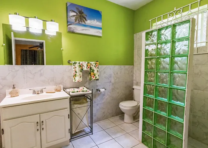 Yanceylargo-6br Two-story Estate With Mountain Views * Montego Bay