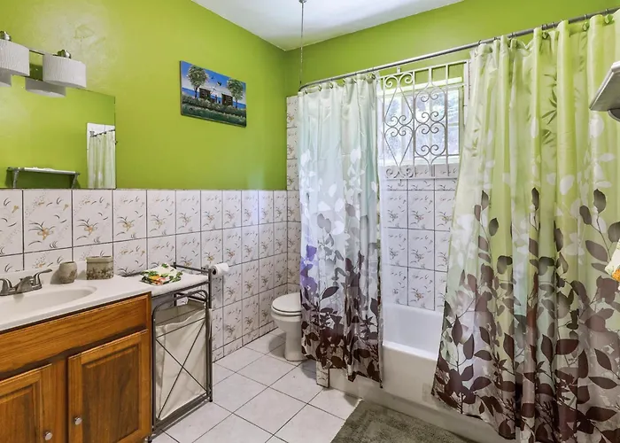 Yanceylargo-6br Two-story Estate With Mountain Views * Montego Bay