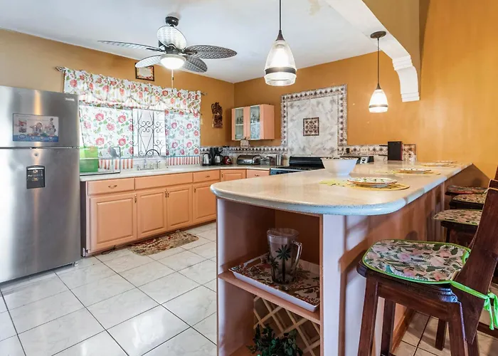 Yanceylargo-6br Two-story Estate With Mountain Views * Montego Bay