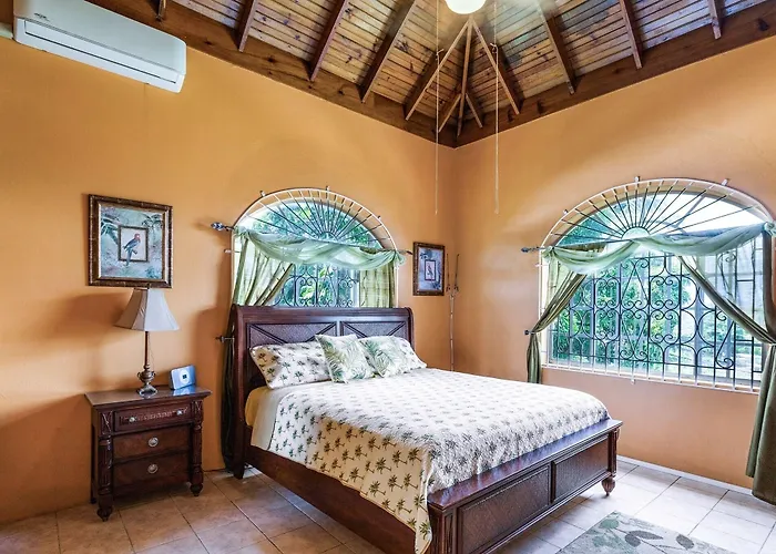 Yanceylargo-6br Two-story Estate With Mountain Views * Montego Bay