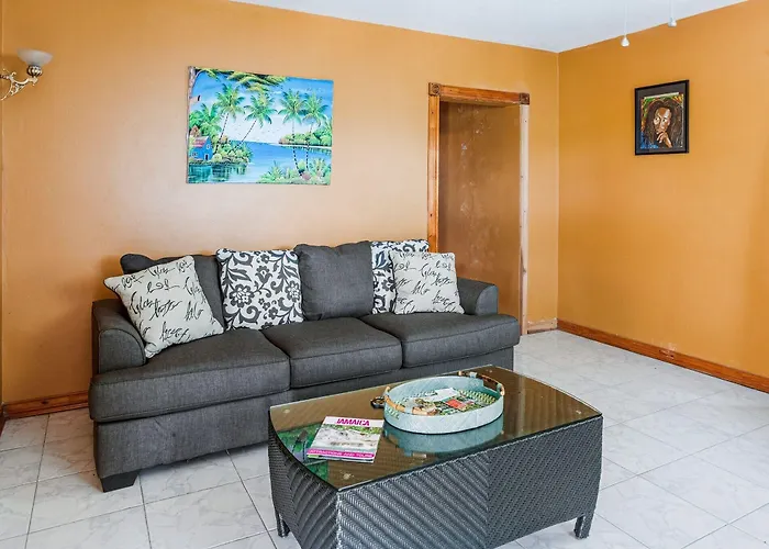 Yanceylargo-6br Two-story Estate With Mountain Views Villa