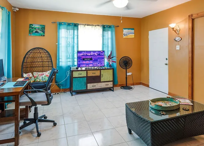 Yanceylargo-6br Two-story Estate With Mountain Views *