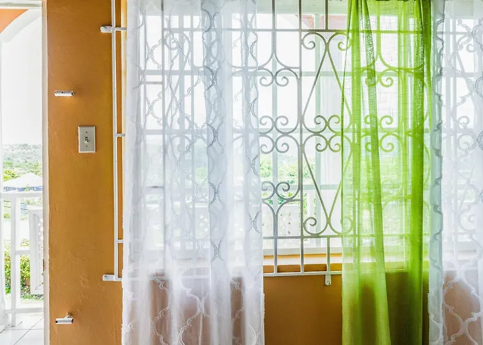Yanceylargo-6br Two-story Estate With Mountain Views Villa Montego Bay